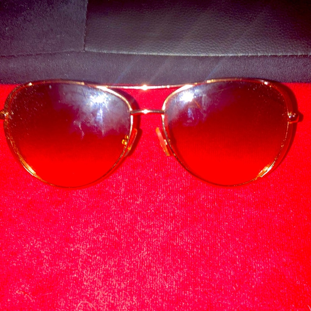 Some sun glasses don’t know what brand